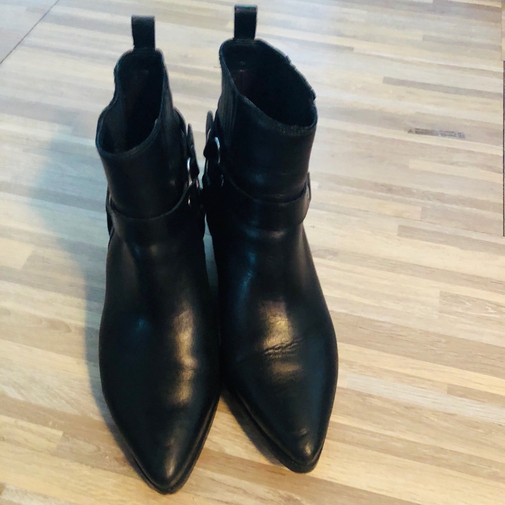 Steve Madden Powerful boots size 10